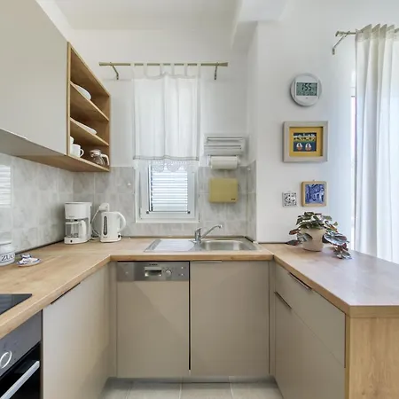 Apartment Justina Murter