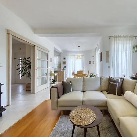 Apartment Justina Murter